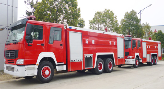 重汽豪泺水罐消防车(12-15吨)